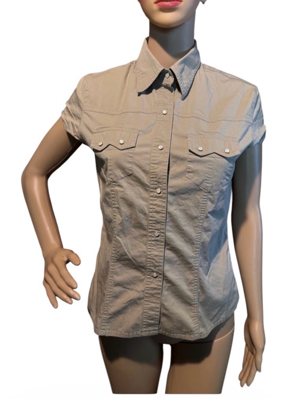 💰BOGO FREE Gap Snap Down Lightweight Top